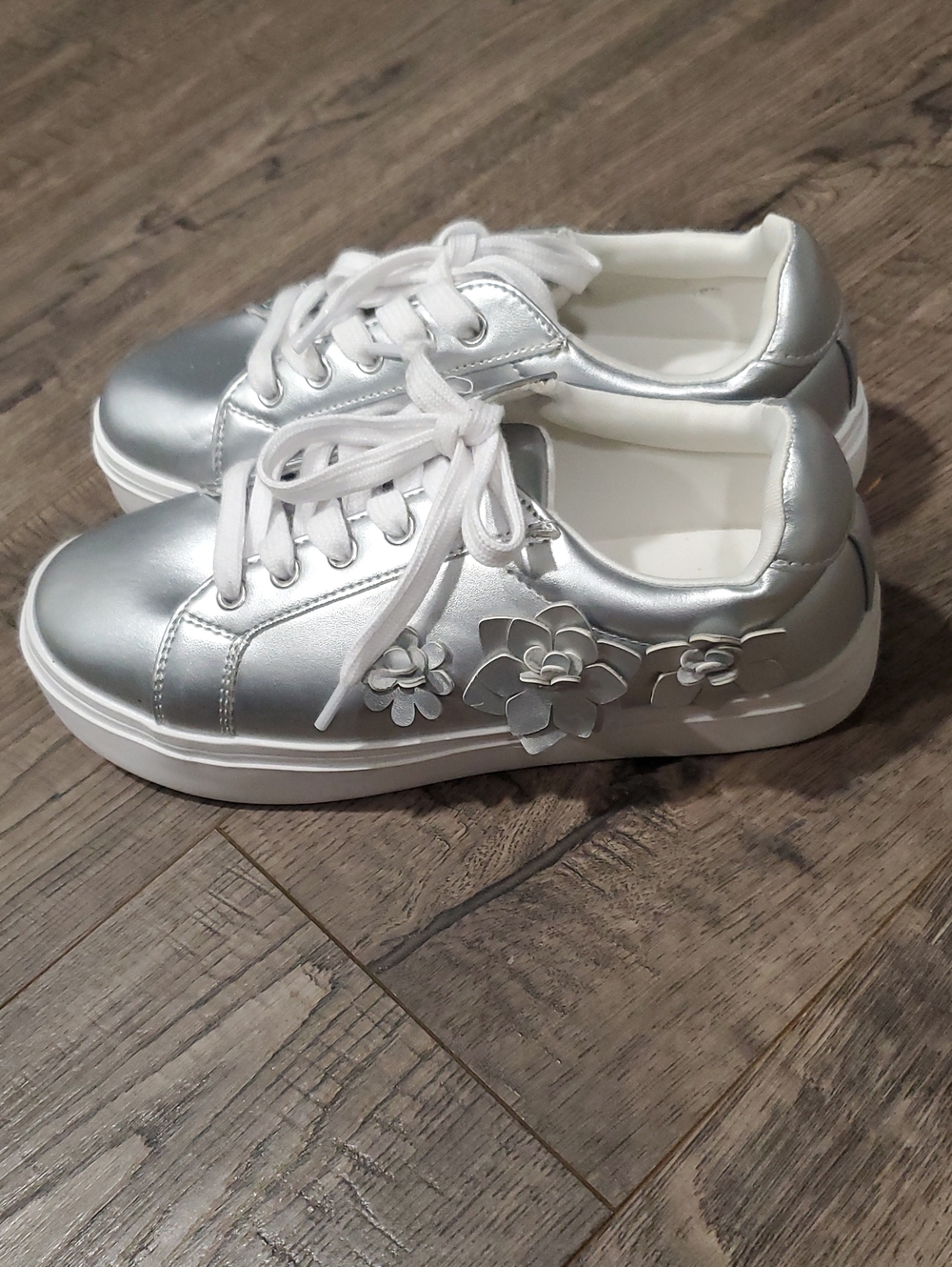 Sonoma Silver Kids Sneakers with Floral Accents